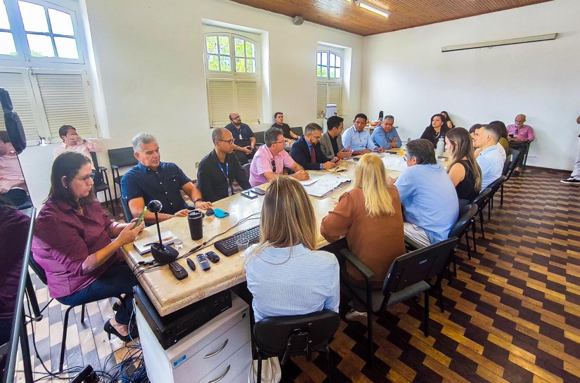 Secretários se reúnem para debater gestão, potencialidades e uso do Canal do Sertão