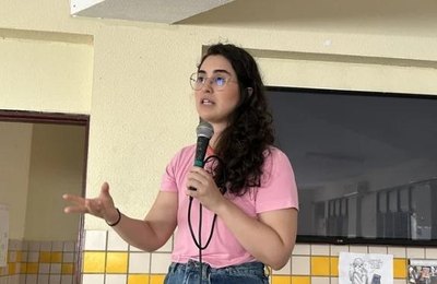 Teca Nelma cobra ações da Prefeitura para marisqueiras e crianças do Conjunto Sorriso I, no Benedito Bentes