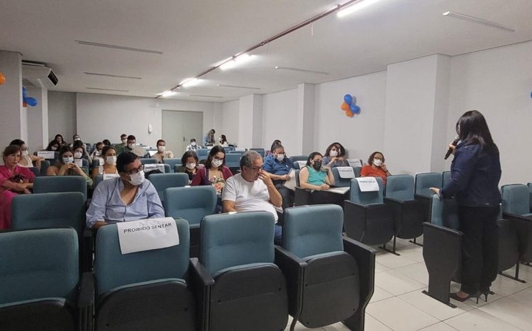 Saúde realiza Oficina de Atualização em Cuidado Pré-Natal para médicos do Município