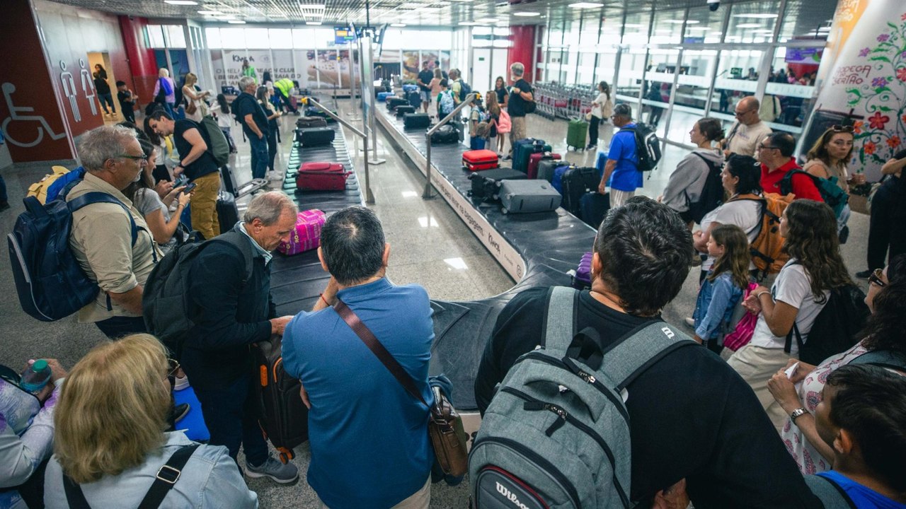 Iata: demanda global por passageiros cai 0,8% em agosto, com queda puxada pelo Oriente Médio