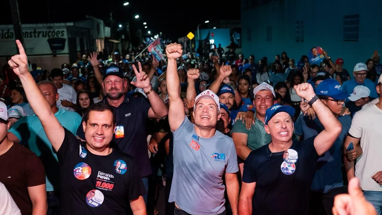Ao lado de Fernando Pereira, Renan Filho reúne mais de 15 mil pessoas em Teotônio Vilela