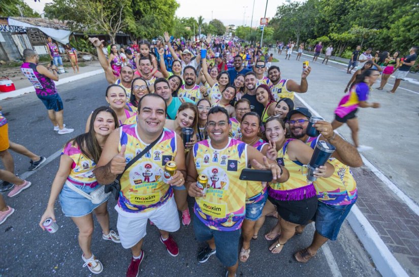 Folia de Rua transforma as ruas de Arapiraca em festa ao longo dos anos com frevo e animação