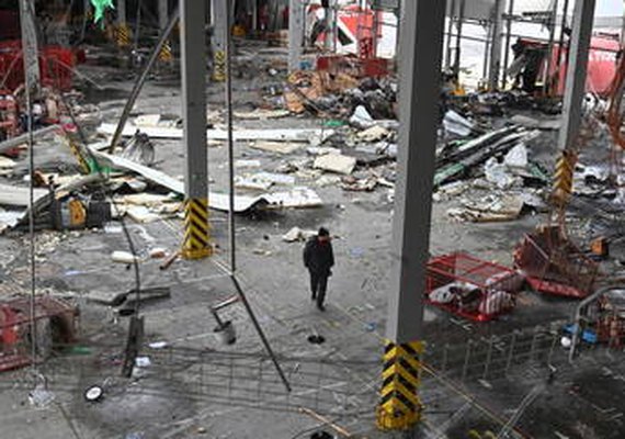 Seis morrem em ataque com foguete russo e Ucrânia relata número recorde de ataques a bomba