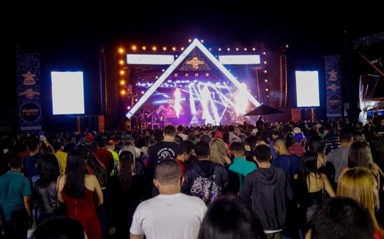 Roupa Nova e Calcinha Preta agitam multidão na segunda noite do Festival de Inverno de Palmeira