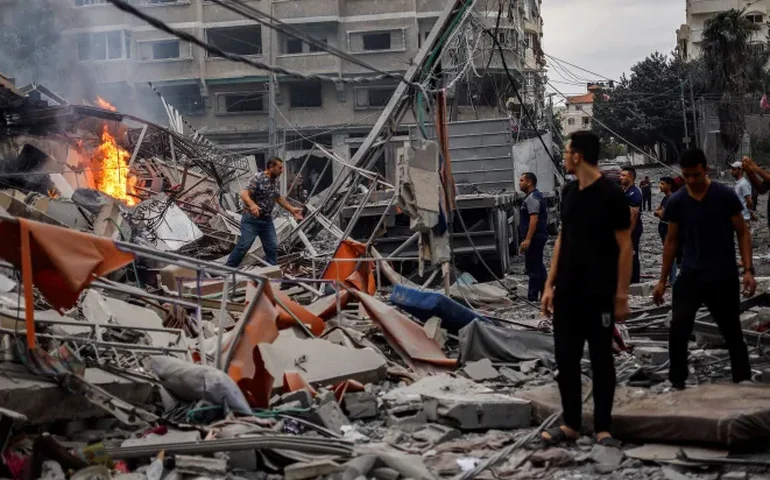 Israel usou IA para definir 37 mil alvos, com cálculo de 'permissão prévia' de morte de civis, diz investigação