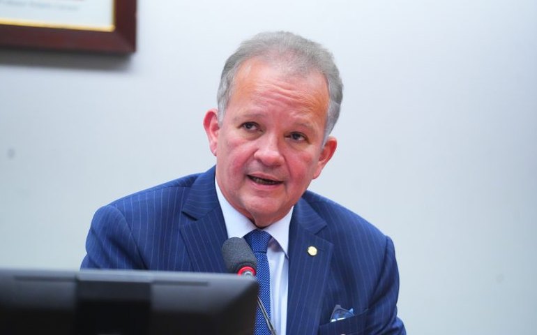 Comissão aprova projeto que regulamenta a profissão de artista visual