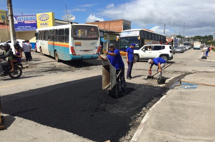Prefeitura intensifica serviços de reparos em diversos pontos de Arapiraca