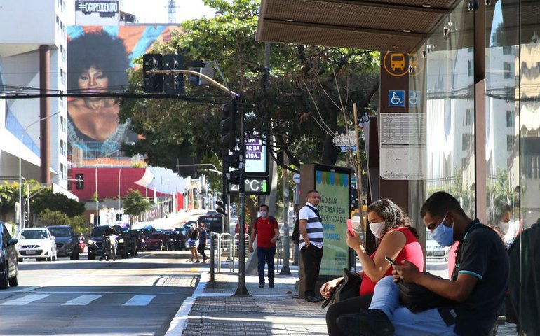 No 1º dia de bloqueios, isolamento não sobe em SP; taxa fica em 48%