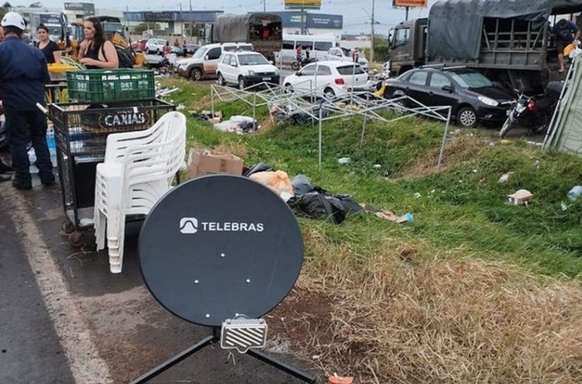 Ministério das Comunicações e Telebras instalam antena no maior abrigo temporário do RS