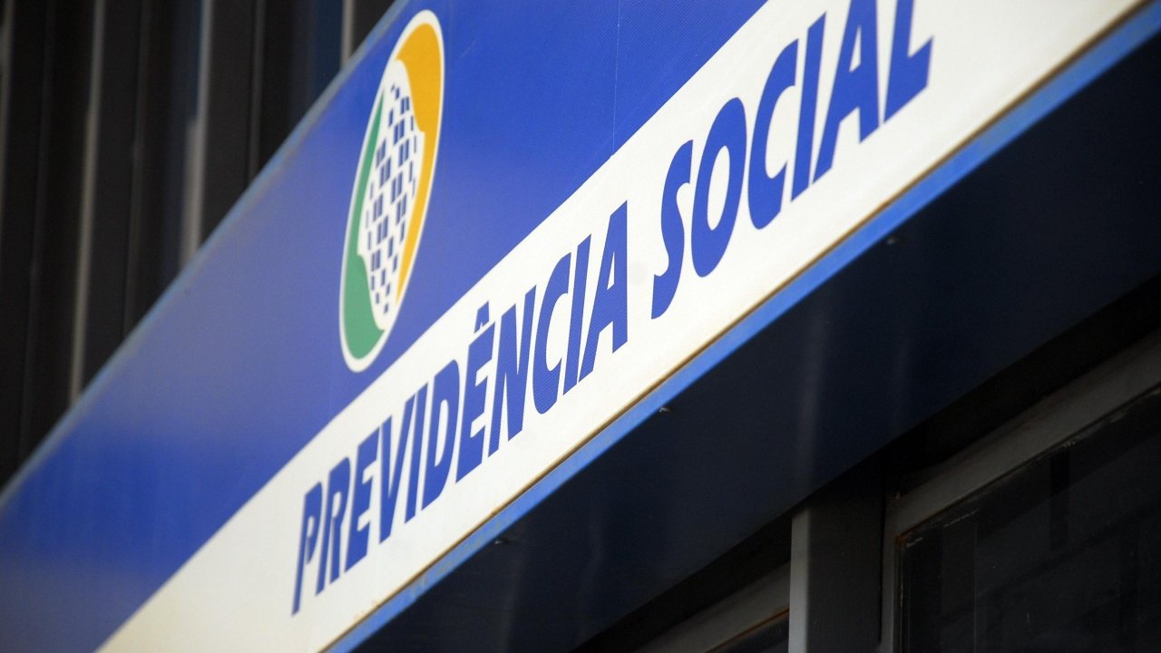 Governo retoma exigência de prova de vida de servidor aposentado e anistiados