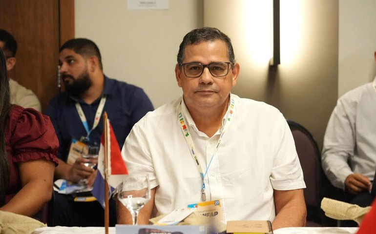 Professor João Vicente Lima assume presidência da Fapeal