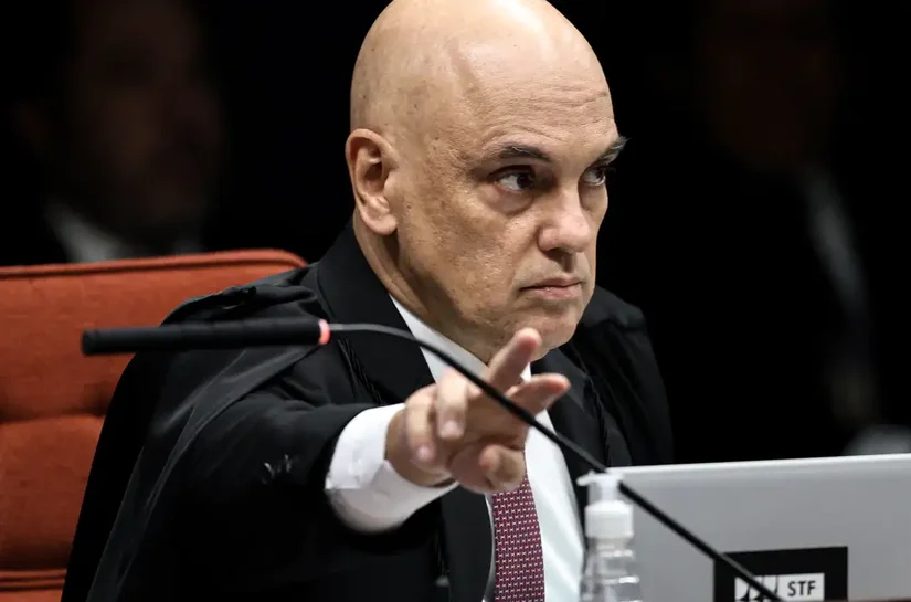 Moraes pede que defesa de Collor explique desligamento de tornozeleira