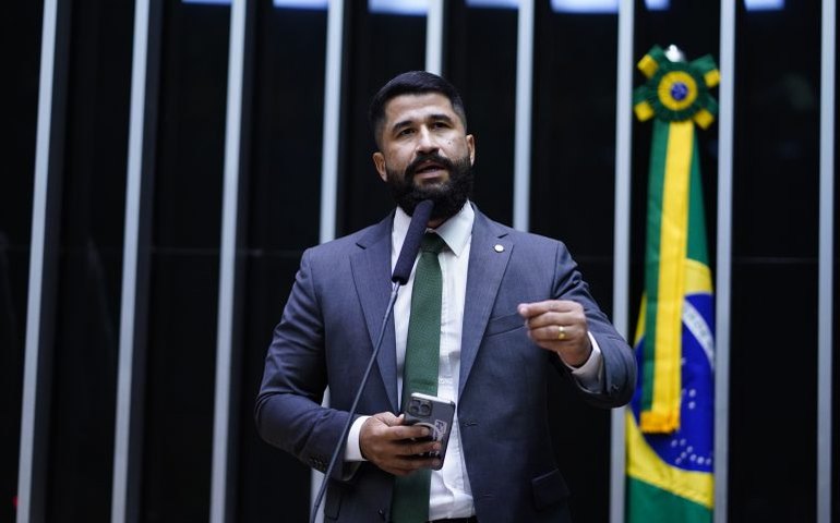 Projeto torna obrigatória capacitação técnica para guias de esportes de aventura