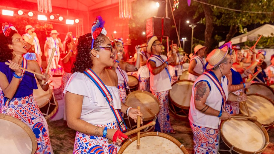 Maracatu Baque Alagoano homenageia Mestra Branca no Festival da Cultura Popular