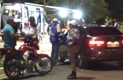 Lei Seca autua 60 condutores por irregularidades de trânsito