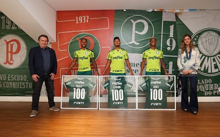 Jovens de geração campeã, Wesley, Menino e Danilo recebem homenagem do Palmeiras