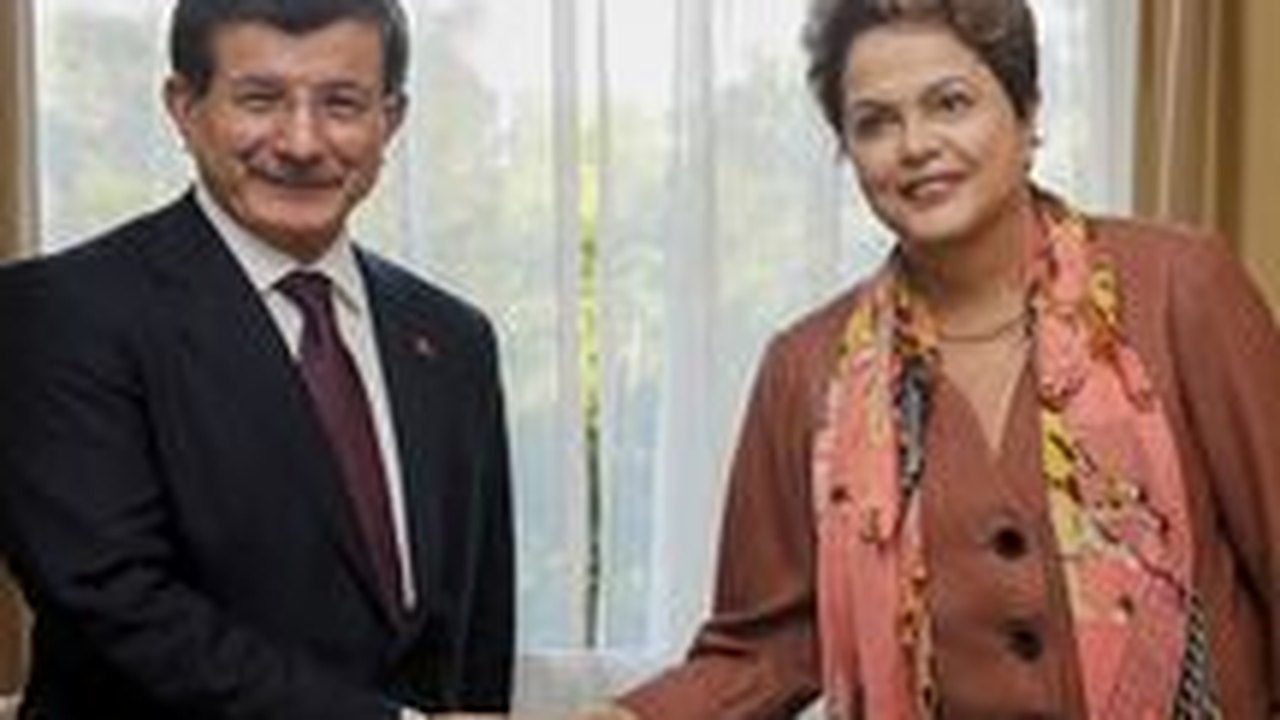 Dilma chega à Austrália para tratar de economia e comércio bilateral
