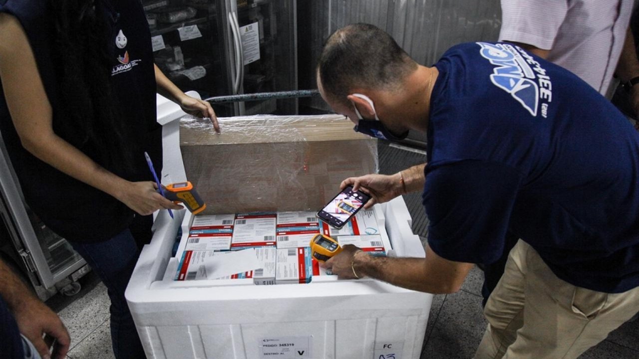 AL recebe mais 88.200 doses de vacina contra a Covid-19 e distribuição para os municípios será na segunda (22)