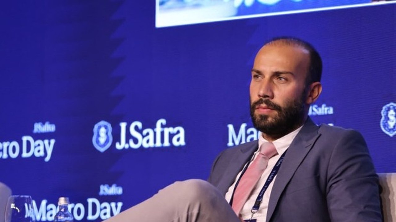 Andrei Roman avalia cenário difícil para Flávio Bolsonaro após queda nas pesquisas