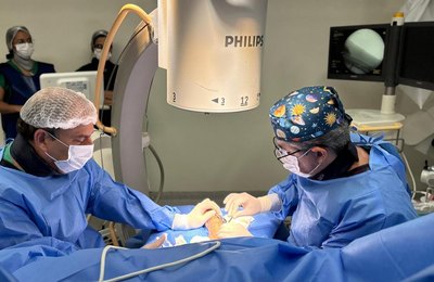 Paciente passa por cirurgia no Hospital Metropolitano de Alagoas e tem os movimentos da mão preservados