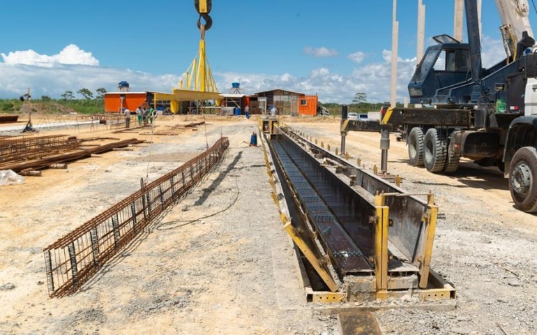 Política competitiva de atração de negócios garante reforço na cadeia da química e do plástico