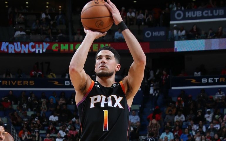 Devin Booker sofre lesão na virilha e desfalca Phoenix Suns por quatro semanas