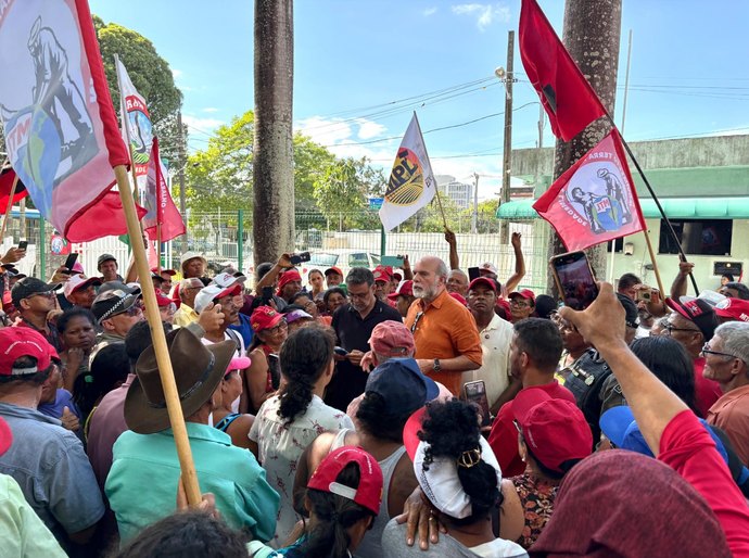 Iteral negocia com lideranças dos sem-terra e libera trecho da Av. Fernandes Lima após protesto