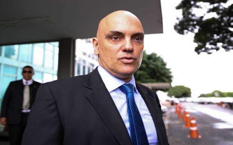 Bolsonaro pede cassação de pedido de Alexandre à PGR sobre vazamento de operação