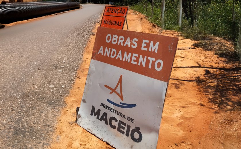 Obra de drenagem interdita trecho da Av. Roberto Mascarenhas Brito neste domingo (9)