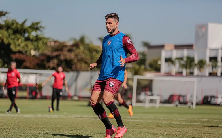 Ponte Preta regulariza atacante Leandro Barcia para a sequência da Série B