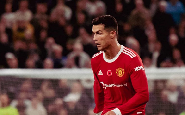 Manchester United é goleado por Brighton e dá adeus ao sonho de Liga dos Campeões