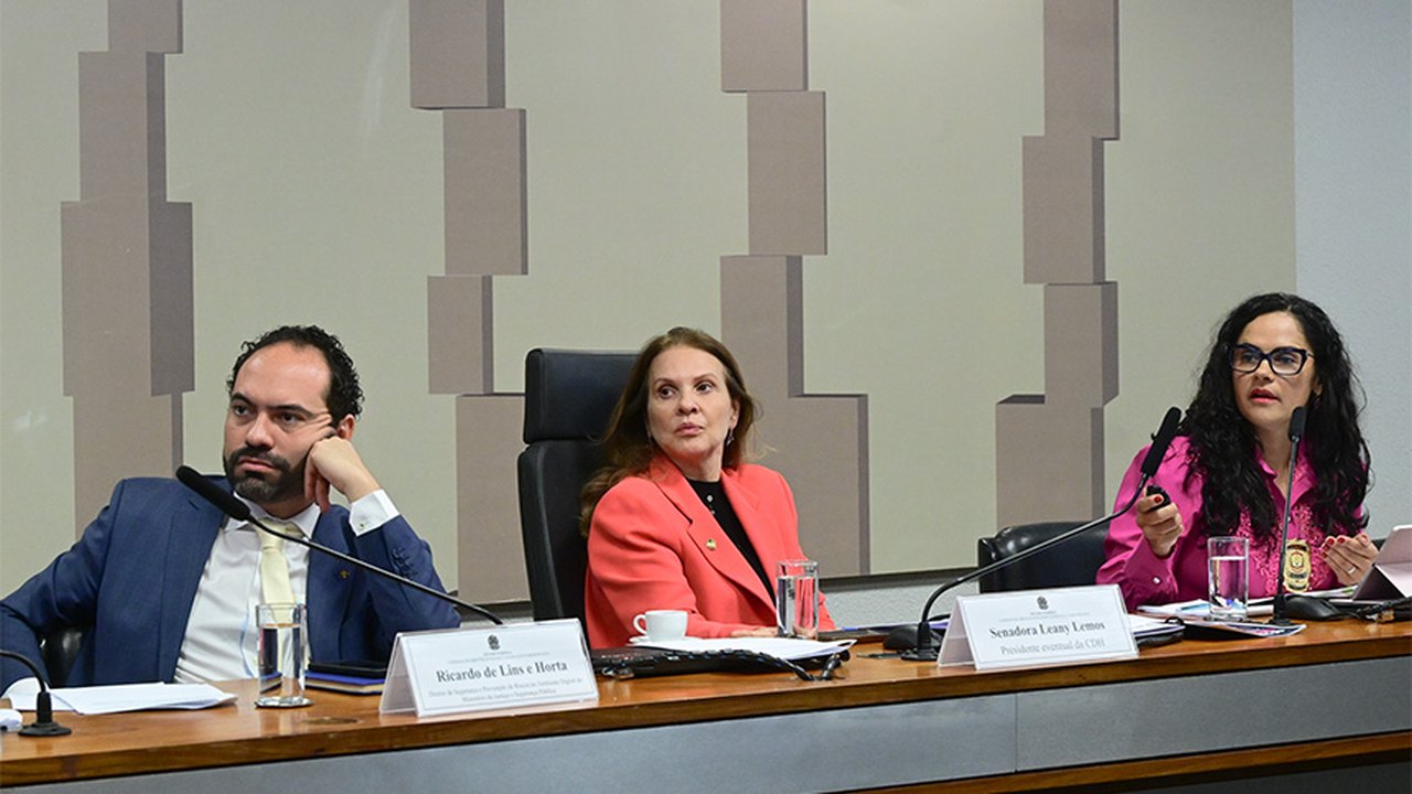 Debatedores alertam para diferentes formas de violência contra meninas