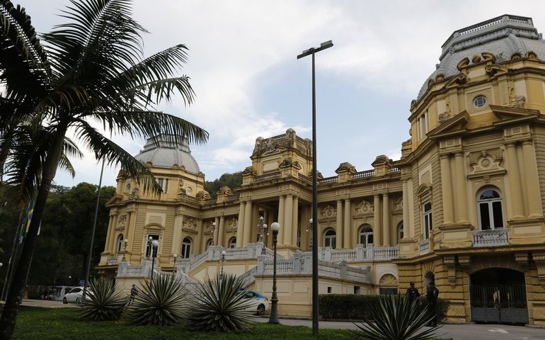 Rio de Janeiro sanciona adesão ao Propag para refinanciar dívida com a União