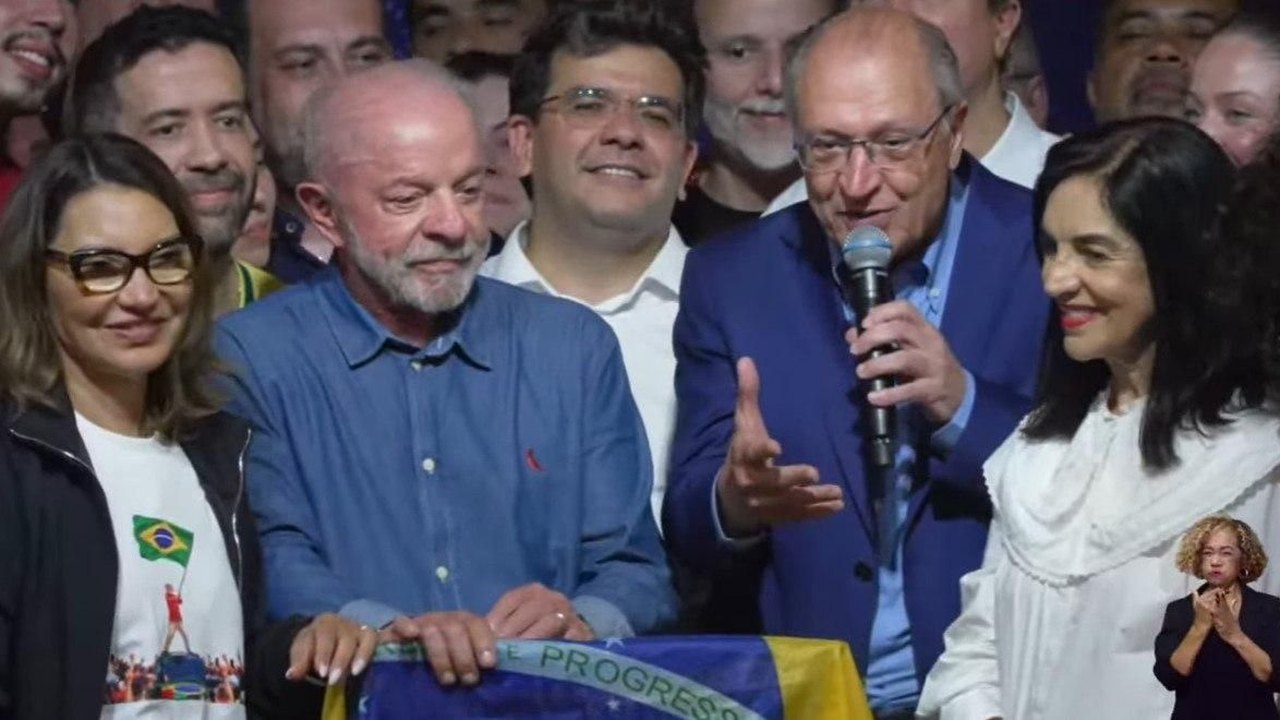 'O futuro começa hoje!', declara o vice-presidente reeleito Geraldo Alckmin.