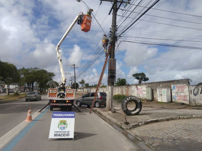 Prefeitura de Maceió revitaliza iluminação na Durval de Góes Monteiro