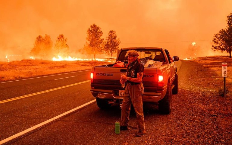 Nos EUA, maior incêndio florestal na Califórnia em 2024 queima área maior que Los Angeles