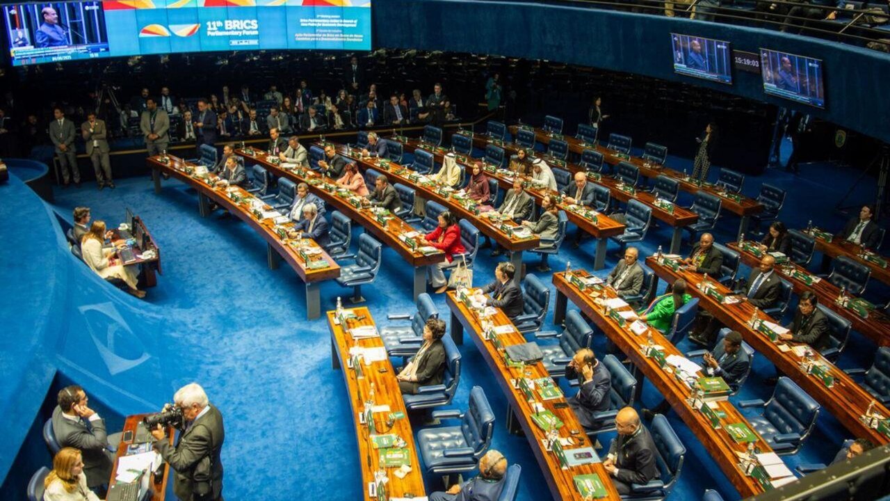 BRICS deve priorizar inovação e alianças estratégicas, defende Dilma Rousseff em fórum parlamentar