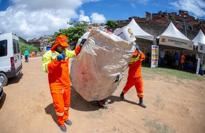 Brota na Grota: em dois meses, 80 toneladas de resíduos são retiradas de comunidades da capital