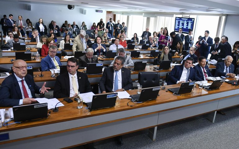 CCJ da Câmara aprova PEC da Segurança Pública com leves alterações