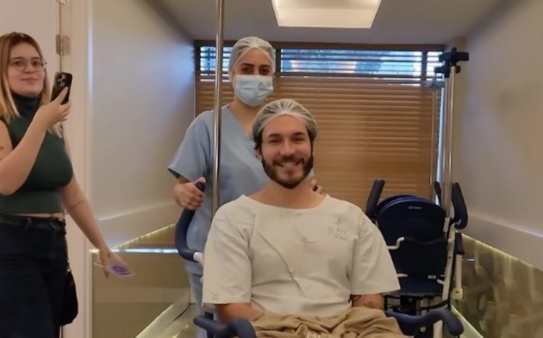 Eliezer dá detalhes do antes e do depois da cirurgia de redução de mamas