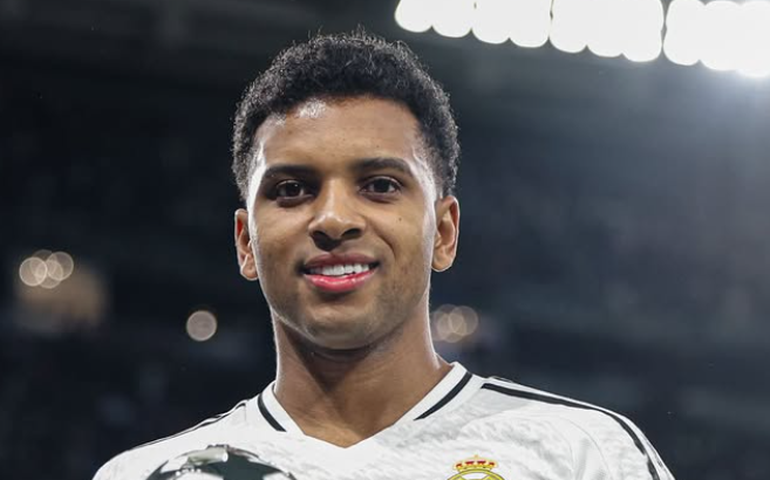 Rodrygo celebra troféu de melhor do jogo e vê confiança de volta ao Real Madrid após vitória