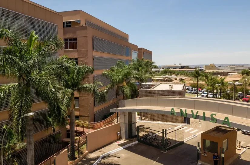 Anvisa suspende suplementos alimentares de duas marcas; confira