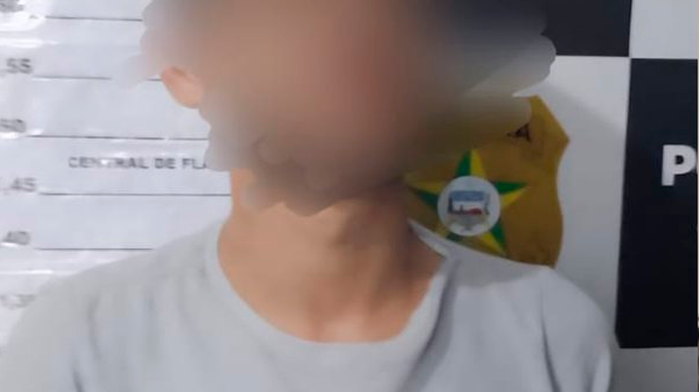 Homem invade casa, resiste à prisão e tenta tomar armas de policiais no Santos Dumont, em Maceió