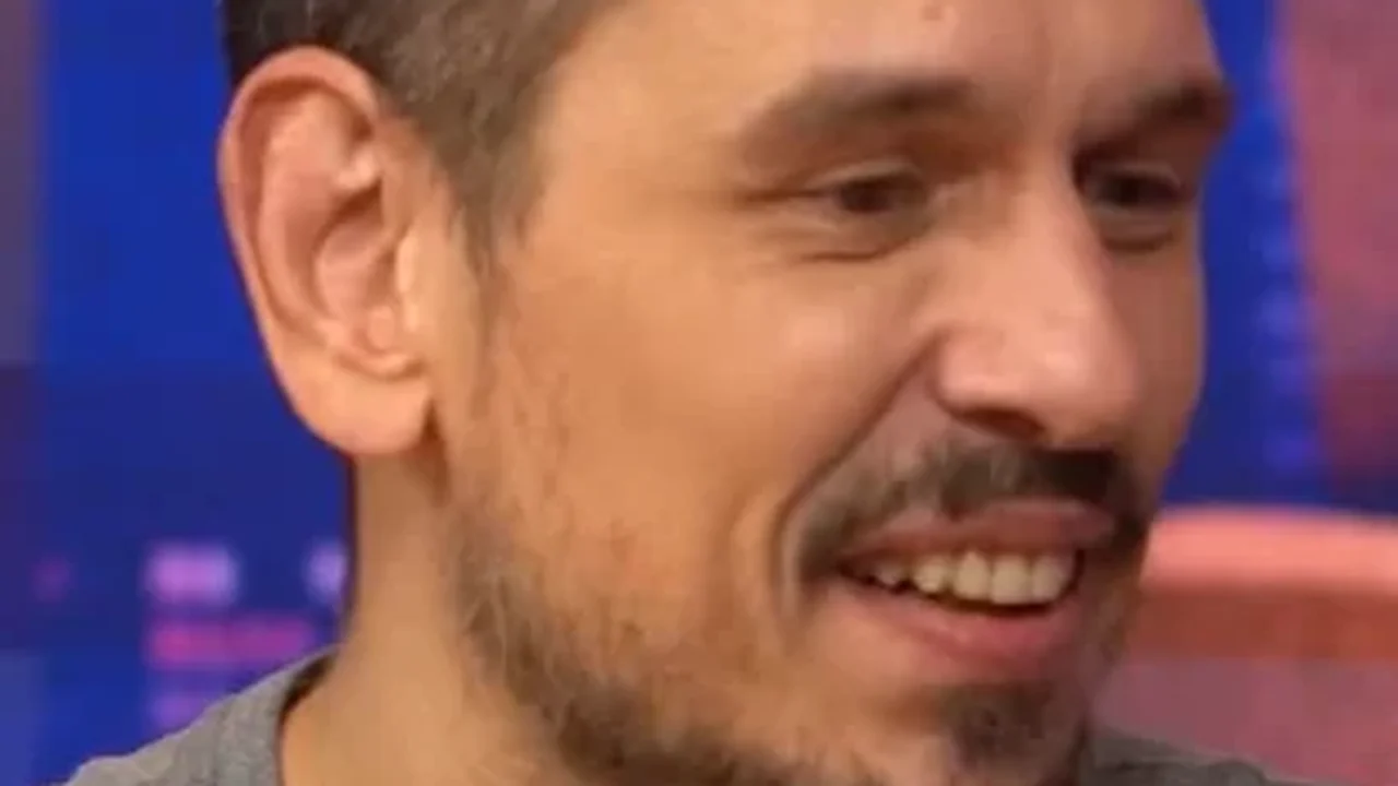 Após especulações, João Vicente volta a falar de 'famoso obcecado' por Chay Suede: 'Quem é sabe'