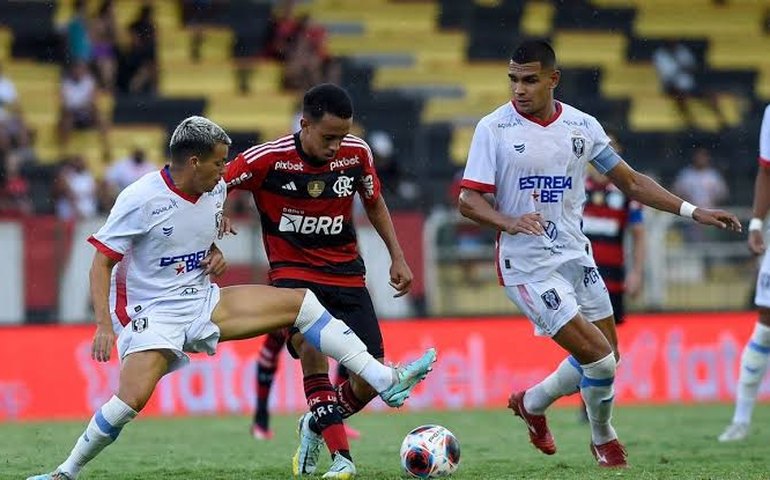 Joias da base brilham, Flamengo vence Resende e dispara na liderança do Carioca