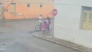 Mãe e filhas são assaltadas por ciclista armado à caminho da escola em Itabaiana / Foto: Foto: Portal A8SE/Reprodução