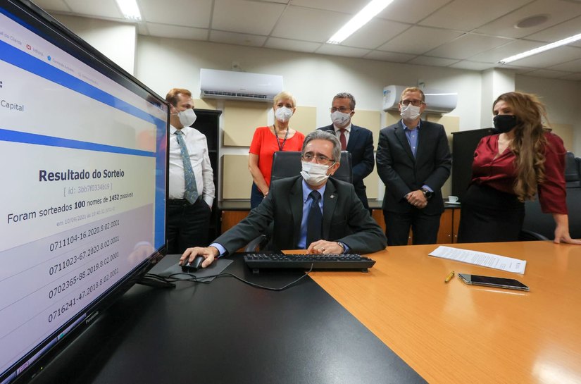 CGJAL sorteia 1.300 processos e distribui para a antiga Vara da Saúde