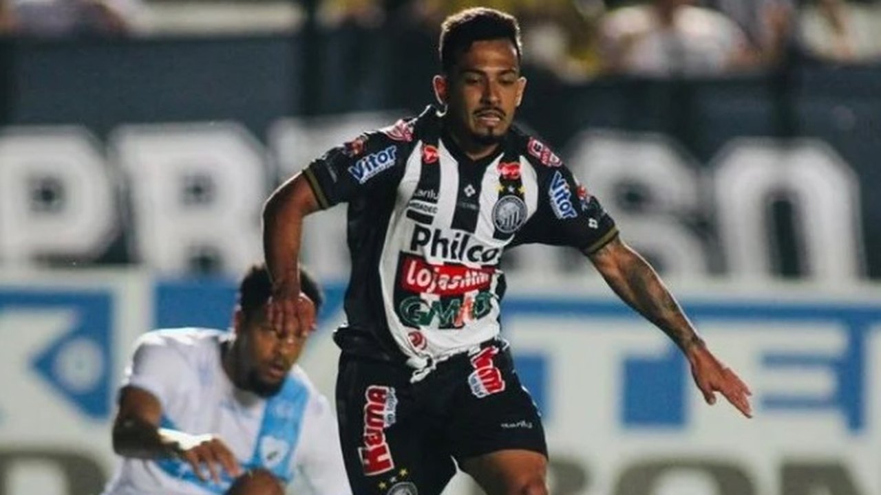 Operário-PR tem 29 patrocínios no uniforme e estampa logotipos até no número da camisa