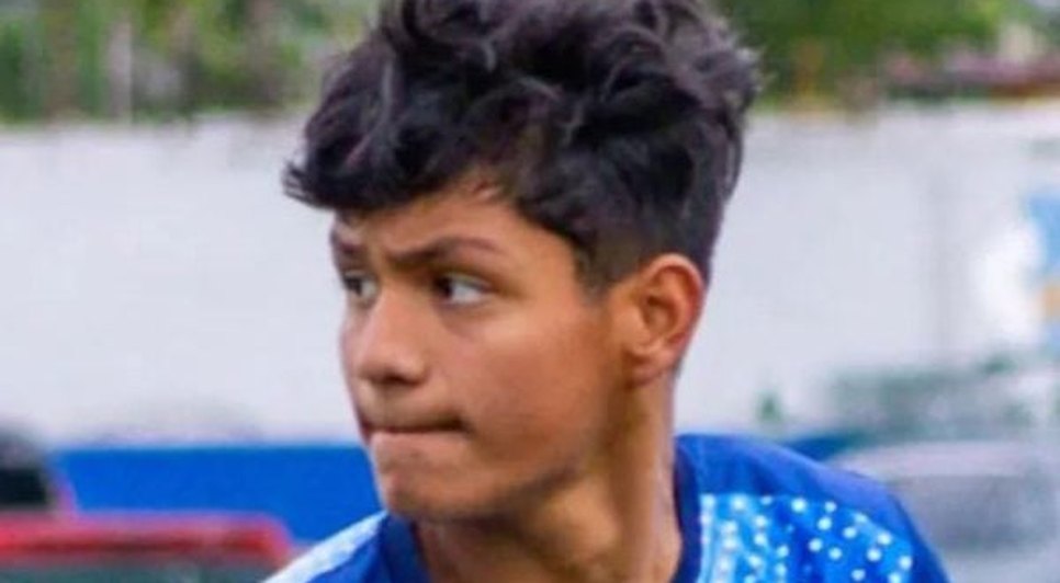 Adolescente morre eletrocutado após pular na piscina de hotel para recuperar celular