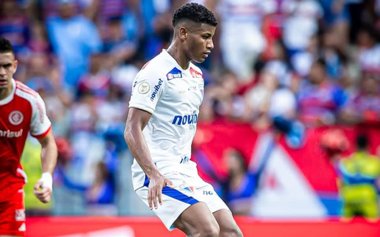 Hércules assina contrato com o Fluminense até o fim de dezembro de 2029